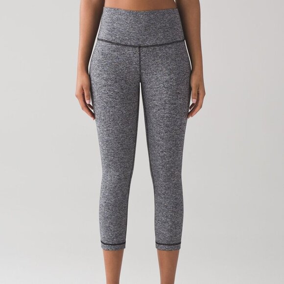 Lululemon Wunder Under Crop (Hi-Rise) *21" Size 6 - Picture 1 of 5